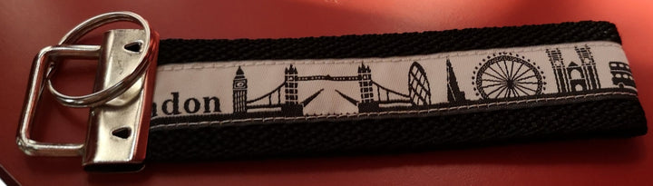 Schlüsselanhänger Motiv "London", schwarz by Apollo Fabric Arts - British Moments
