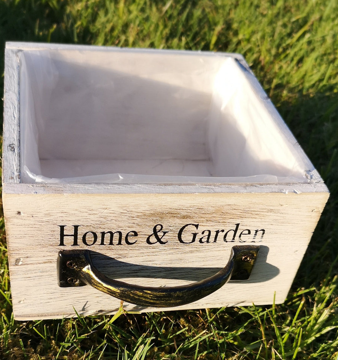 Holz-Pflanzschublade, weiß,  shabby chic  "Home & Garden", klein (ca.14x14x7cm) - British Moments