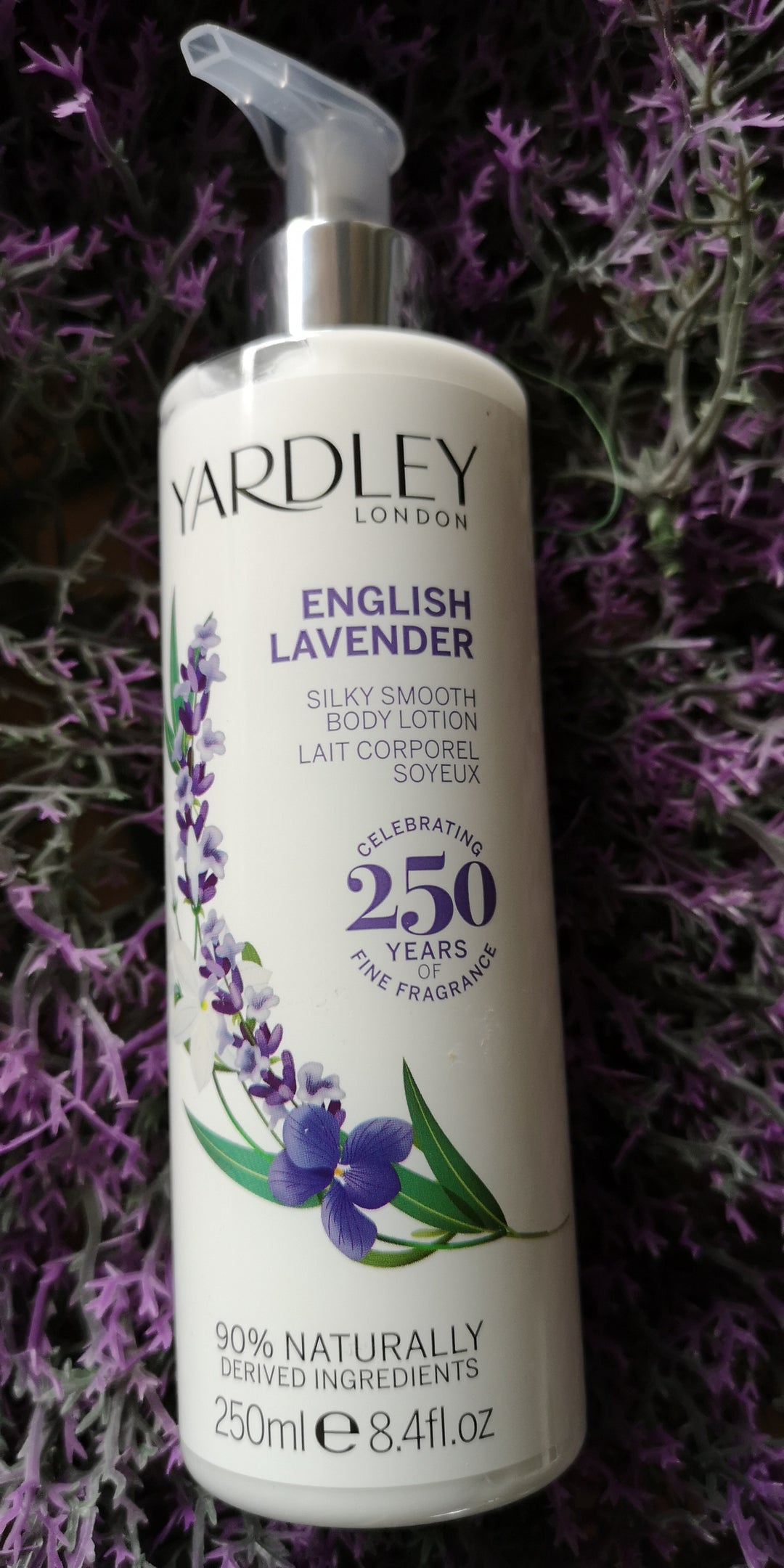 Yardley Silky Smooth English Lavender Body Lotion, 250 ml Spenderflasche - British Moments