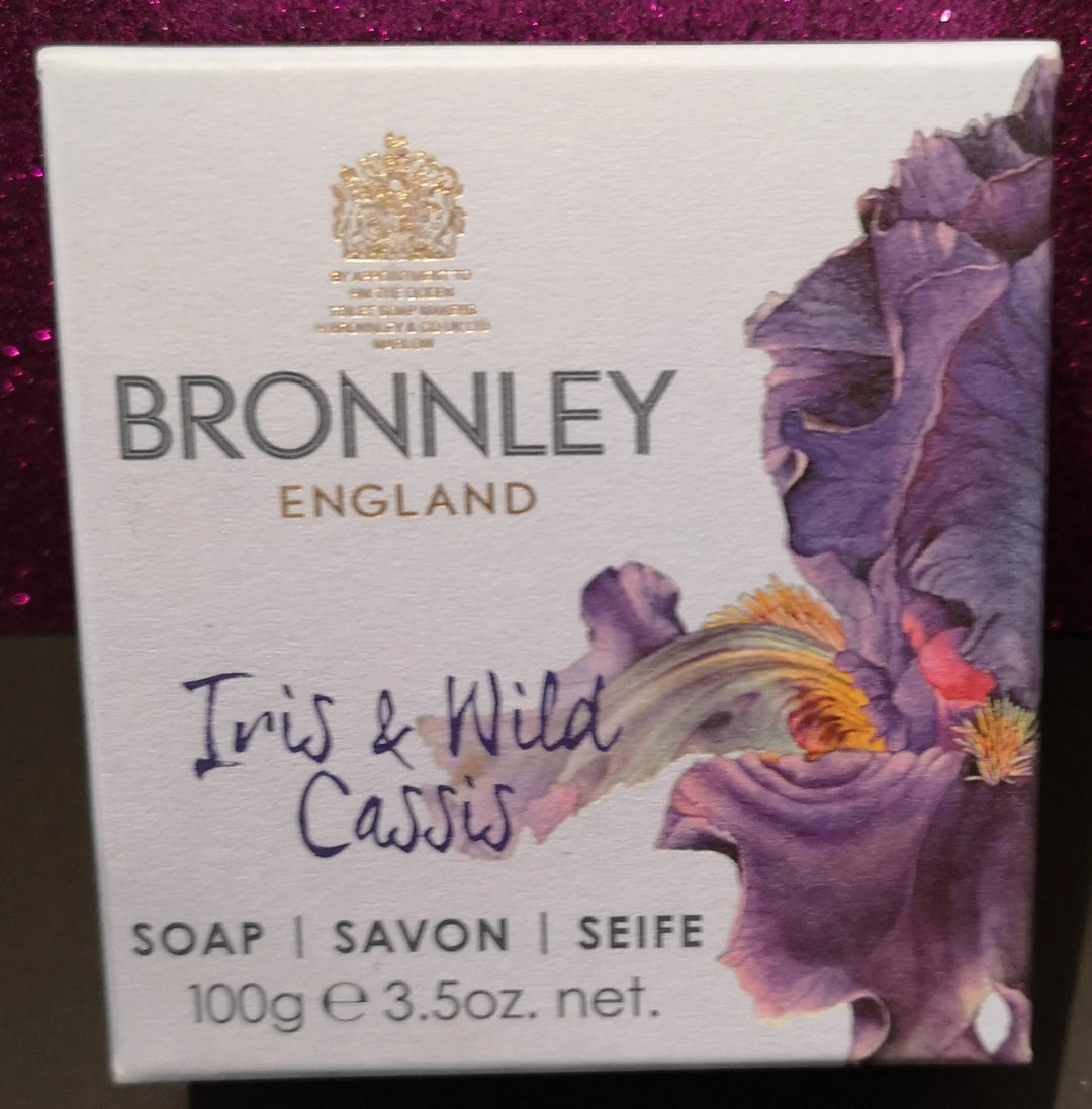 Bronnley "Iris & Wild Cassis" Seifenstück, 100 gr - British Moments